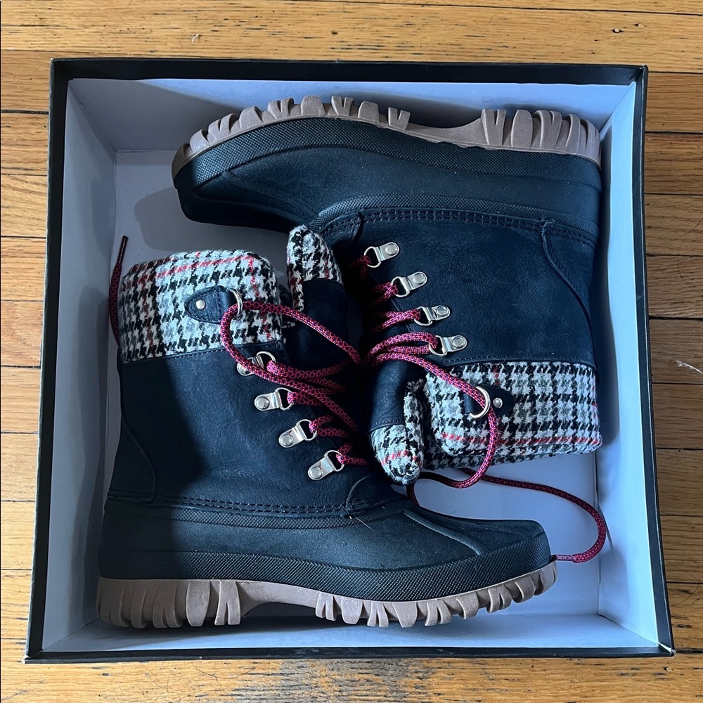 J Crew navy blue winter boots, size 8 women’s.